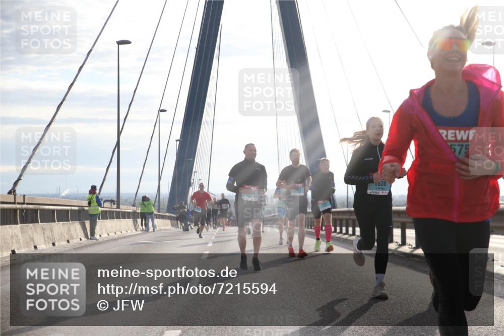 03.10.2024 - Köhlbrandbrückenlauf Jannik Wohlers http://msf.ph/oto/7215594 03.10.2024 09:22:12 Position 1 1323, 1538, 575 meine-sportfotos.de