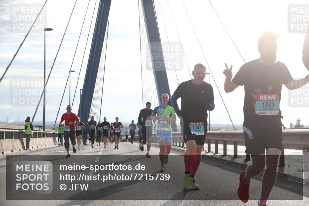 03.10.2024 - Köhlbrandbrückenlauf Jannik Wohlers http://msf.ph/oto/7215739 03.10.2024 09:22:15 Position 1 1350, 1263, 1487, 1323 meine-sportfotos.de