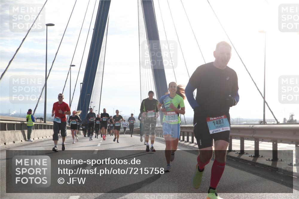 03.10.2024 - Köhlbrandbrückenlauf Jannik Wohlers http://msf.ph/oto/7215758 03.10.2024 09:22:15 Position 1 1350, 1263, 71114, 1487 meine-sportfotos.de
