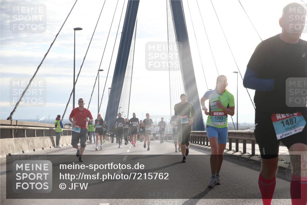 03.10.2024 - Köhlbrandbrückenlauf Jannik Wohlers http://msf.ph/oto/7215762 03.10.2024 09:22:16 Position 1 1037, 1350, 1263, 1487 meine-sportfotos.de