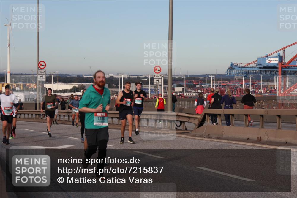 03.10.2024 - Köhlbrandbrückenlauf Matties Gatica Varas http://msf.ph/oto/7215837 03.10.2024 09:39:18 Position 2 1440, 1500, 1208, 358, 2035, 1500 meine-sportfotos.de
