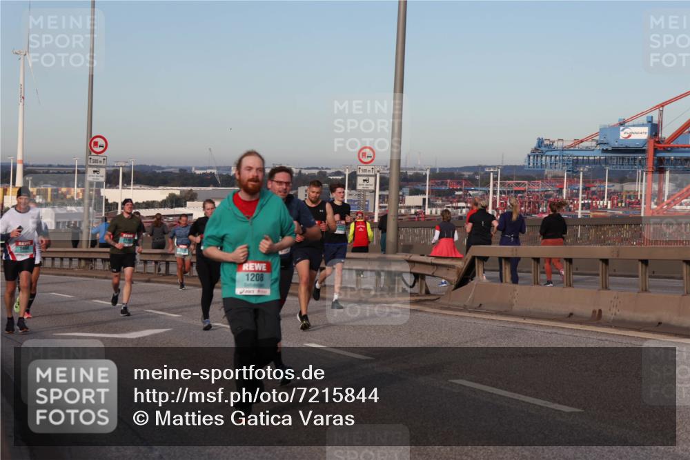 03.10.2024 - Köhlbrandbrückenlauf Matties Gatica Varas http://msf.ph/oto/7215844 03.10.2024 09:39:18 Position 2 500, 1208, 1500 meine-sportfotos.de