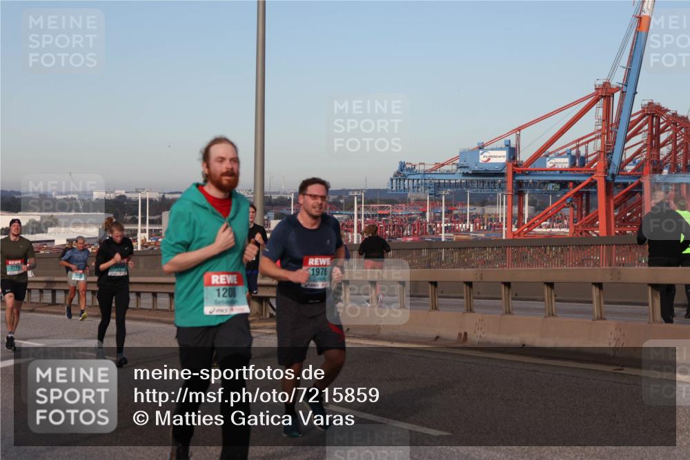 03.10.2024 - Köhlbrandbrückenlauf Matties Gatica Varas http://msf.ph/oto/7215859 03.10.2024 09:39:19 Position 2 2196, 1208, 1976 meine-sportfotos.de