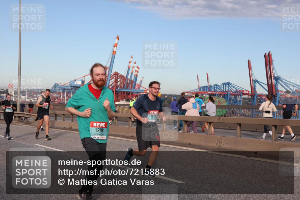 03.10.2024 - Köhlbrandbrückenlauf Matties Gatica Varas http://msf.ph/oto/7215883 03.10.2024 09:39:21 Position 2 1230, 1208, 1976 meine-sportfotos.de