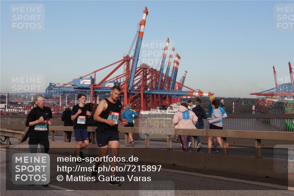 03.10.2024 - Köhlbrandbrückenlauf Matties Gatica Varas http://msf.ph/oto/7215897 03.10.2024 09:39:23 Position 2 2035, 1230, 1358 meine-sportfotos.de