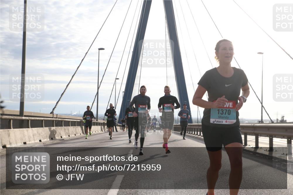 03.10.2024 - Köhlbrandbrückenlauf Jannik Wohlers http://msf.ph/oto/7215959 03.10.2024 09:22:22 Position 1 1026, 1415, 1370 meine-sportfotos.de