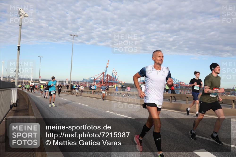 03.10.2024 - Köhlbrandbrückenlauf Matties Gatica Varas http://msf.ph/oto/7215987 03.10.2024 09:39:28 Position 2 21, 2035 meine-sportfotos.de