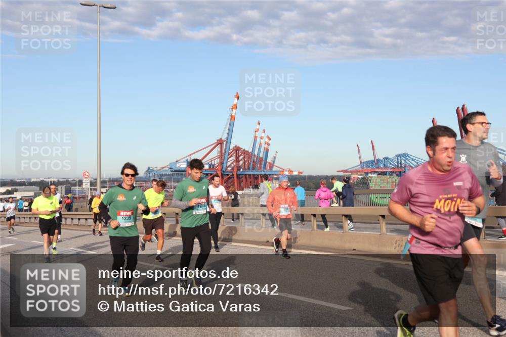 03.10.2024 - Köhlbrandbrückenlauf Matties Gatica Varas http://msf.ph/oto/7216342 03.10.2024 09:39:44 Position 2 118, 1238, 1235, 1299 meine-sportfotos.de