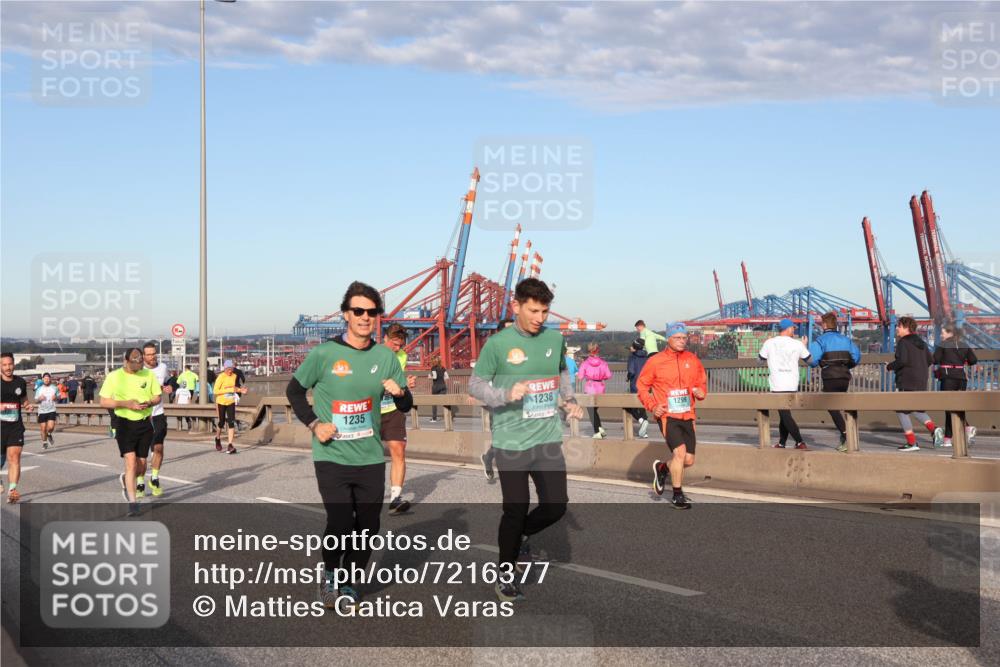 03.10.2024 - Köhlbrandbrückenlauf Matties Gatica Varas http://msf.ph/oto/7216377 03.10.2024 09:39:44 Position 2 1235, 1238, 1299 meine-sportfotos.de