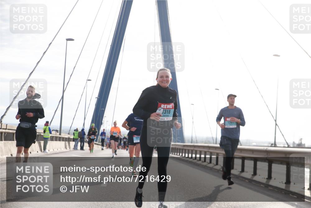 03.10.2024 - Köhlbrandbrückenlauf Jannik Wohlers http://msf.ph/oto/7216429 03.10.2024 09:22:25 Position 1 200, 1318, 1261 meine-sportfotos.de