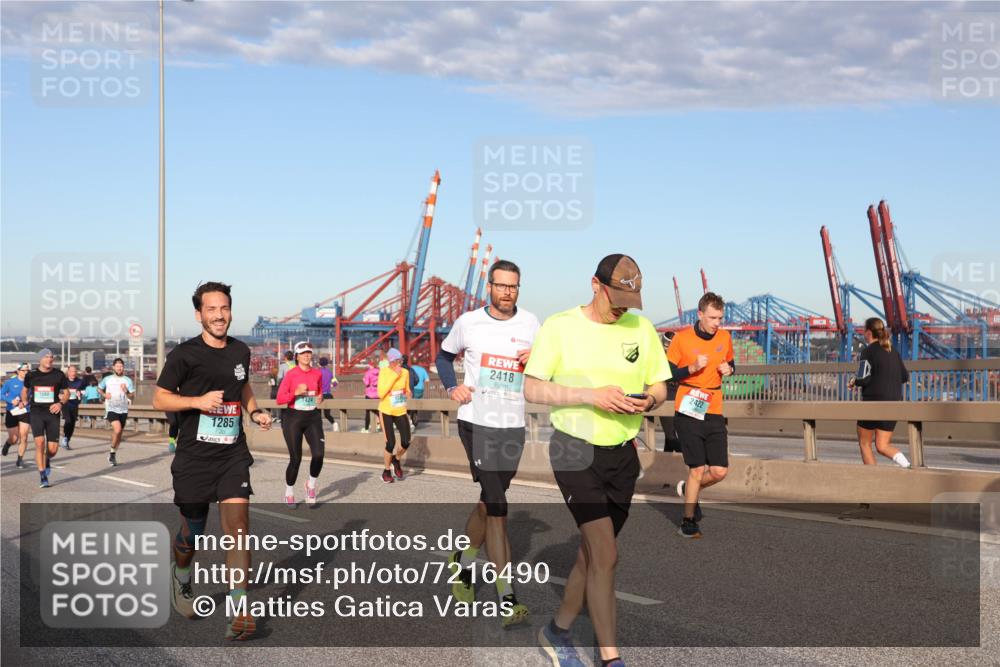 03.10.2024 - Köhlbrandbrückenlauf Matties Gatica Varas http://msf.ph/oto/7216490 03.10.2024 09:39:48 Position 2 1580, 1285, 1424, 2418, 2422 meine-sportfotos.de