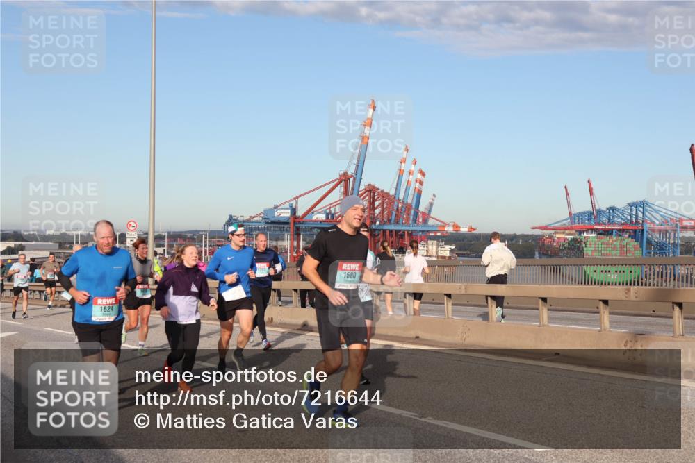 03.10.2024 - Köhlbrandbrückenlauf Matties Gatica Varas http://msf.ph/oto/7216644 03.10.2024 09:39:52 Position 2 1624, 1593, 1580 meine-sportfotos.de