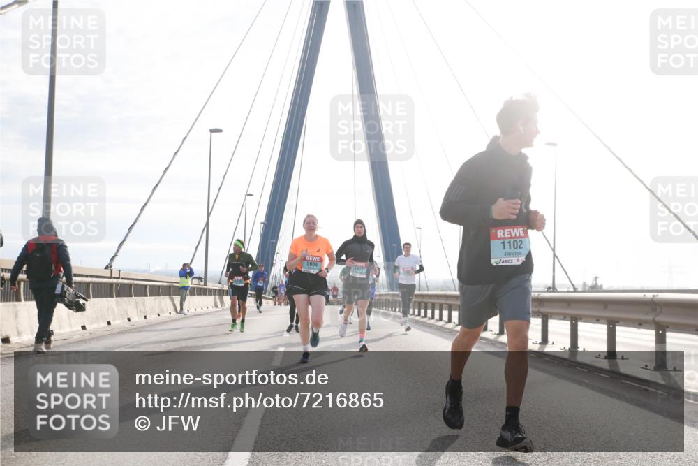03.10.2024 - Köhlbrandbrückenlauf Jannik Wohlers http://msf.ph/oto/7216865 03.10.2024 09:22:29 Position 1 2004, 1572, 1102 meine-sportfotos.de