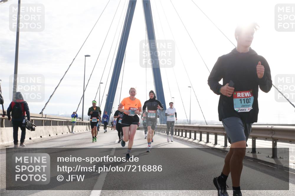 03.10.2024 - Köhlbrandbrückenlauf Jannik Wohlers http://msf.ph/oto/7216886 03.10.2024 09:22:30 Position 1 200, 1572, 1102 meine-sportfotos.de