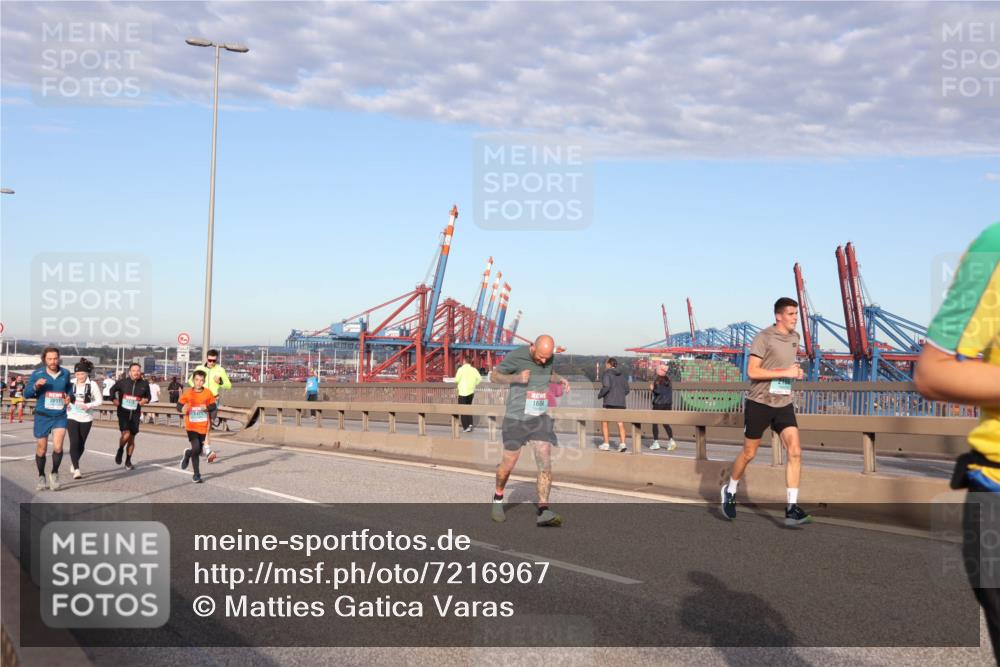 03.10.2024 - Köhlbrandbrückenlauf Matties Gatica Varas http://msf.ph/oto/7216967 03.10.2024 09:40:02 Position 2 1604, 2001, 1471 meine-sportfotos.de