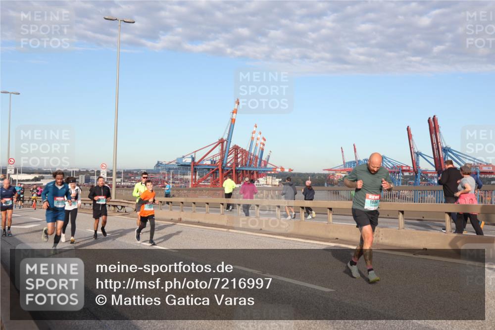 03.10.2024 - Köhlbrandbrückenlauf Matties Gatica Varas http://msf.ph/oto/7216997 03.10.2024 09:40:03 Position 2 2001, 1604 meine-sportfotos.de