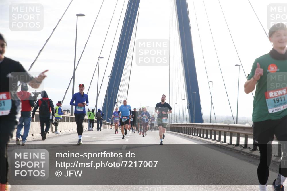 03.10.2024 - Köhlbrandbrückenlauf Jannik Wohlers http://msf.ph/oto/7217007 03.10.2024 09:22:34 Position 1 51, 1284, 1969, 1911 meine-sportfotos.de