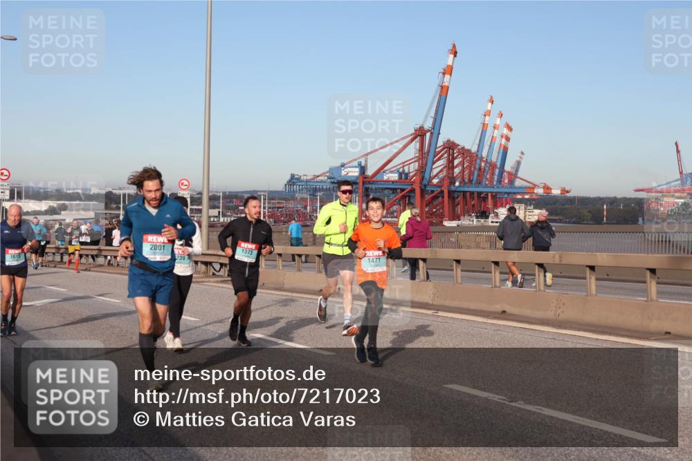 03.10.2024 - Köhlbrandbrückenlauf Matties Gatica Varas http://msf.ph/oto/7217023 03.10.2024 09:40:04 Position 2 500, 2001, 1373, 1471, 239, 1613 meine-sportfotos.de