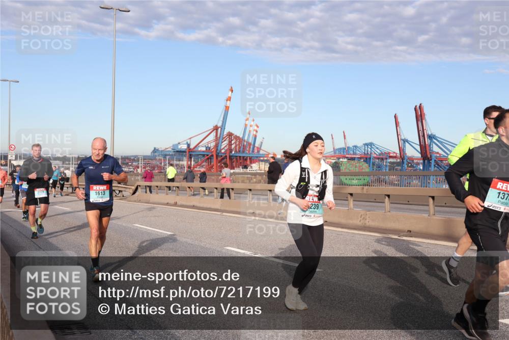 03.10.2024 - Köhlbrandbrückenlauf Matties Gatica Varas http://msf.ph/oto/7217199 03.10.2024 09:40:07 Position 2 1613, 239, 137 meine-sportfotos.de