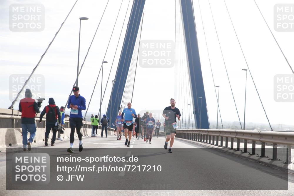 03.10.2024 - Köhlbrandbrückenlauf Jannik Wohlers http://msf.ph/oto/7217210 03.10.2024 09:22:35 Position 1 1284 meine-sportfotos.de