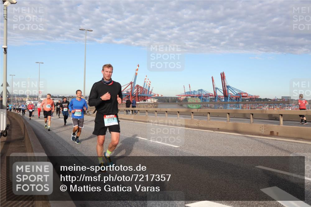 03.10.2024 - Köhlbrandbrückenlauf Matties Gatica Varas http://msf.ph/oto/7217357 03.10.2024 09:40:10 Position 2 2728 meine-sportfotos.de