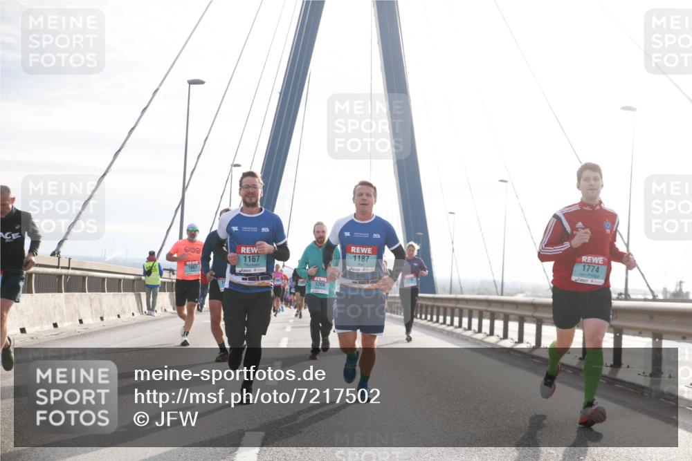 03.10.2024 - Köhlbrandbrückenlauf Jannik Wohlers http://msf.ph/oto/7217502 03.10.2024 09:22:47 Position 1 1187, 1774, 009, 1667, 1167, 1208 meine-sportfotos.de