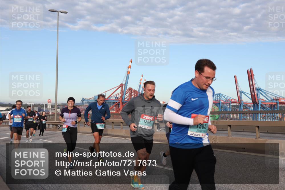 03.10.2024 - Köhlbrandbrückenlauf Matties Gatica Varas http://msf.ph/oto/7217673 03.10.2024 09:40:24 Position 2 2151, 1615, 1254, 1385 meine-sportfotos.de