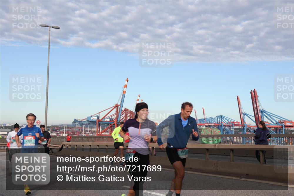 03.10.2024 - Köhlbrandbrückenlauf Matties Gatica Varas http://msf.ph/oto/7217689 03.10.2024 09:40:25 Position 2 182, 2151, 1674, 1615 meine-sportfotos.de