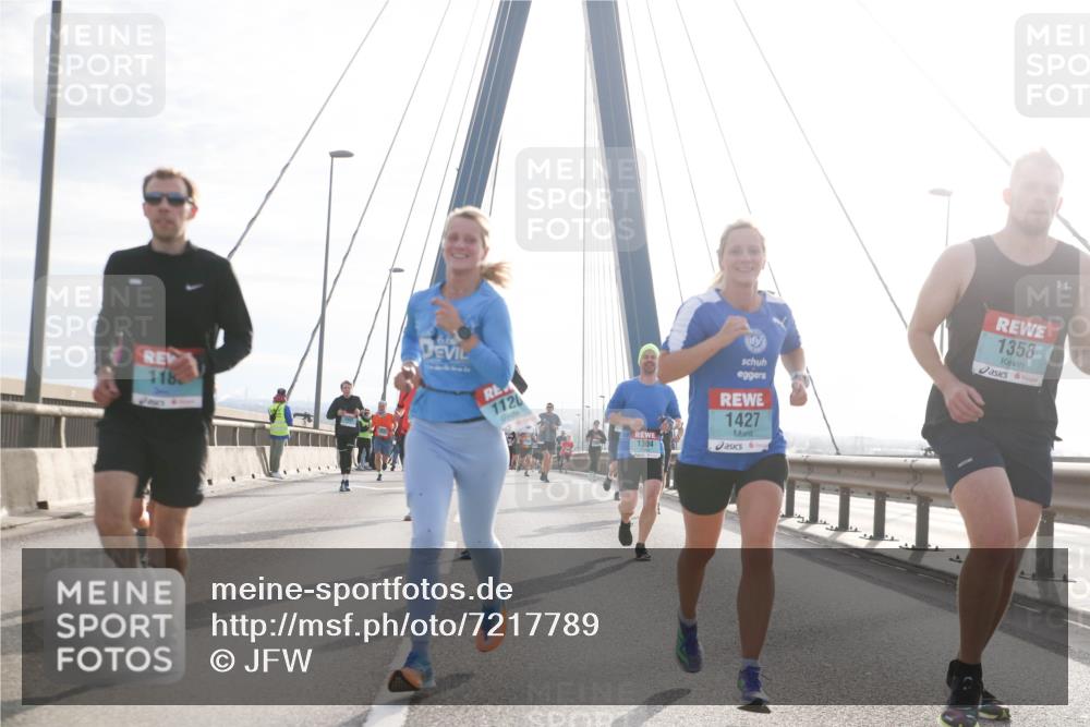 03.10.2024 - Köhlbrandbrückenlauf Jannik Wohlers http://msf.ph/oto/7217789 03.10.2024 09:22:55 Position 1 1183, 1120, 1304, 1427, 1358 meine-sportfotos.de