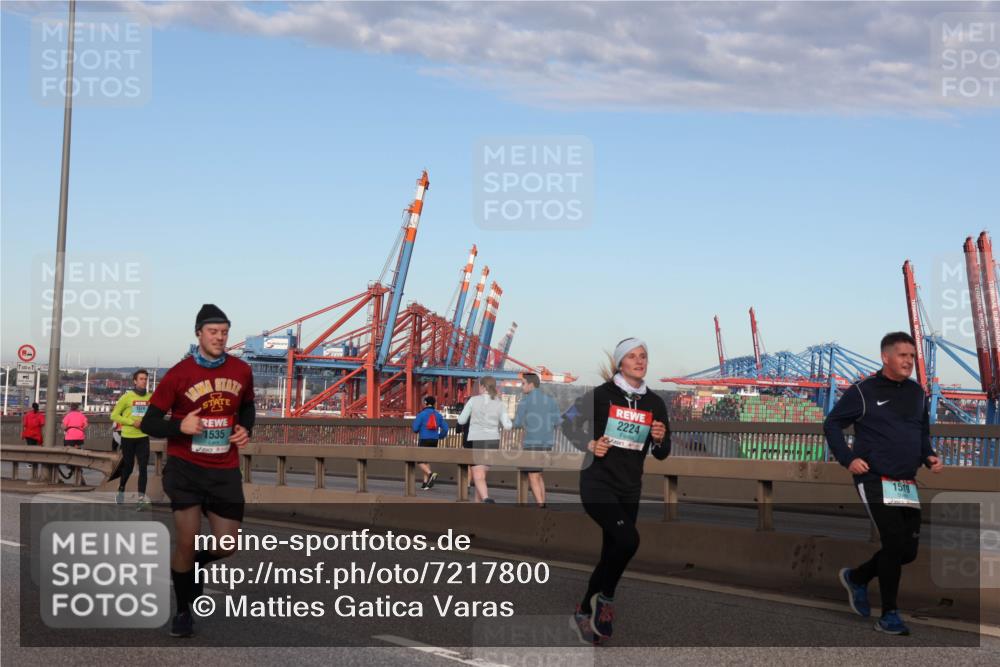 03.10.2024 - Köhlbrandbrückenlauf Matties Gatica Varas http://msf.ph/oto/7217800 03.10.2024 09:40:33 Position 2 500, 1535, 2224, 1519 meine-sportfotos.de