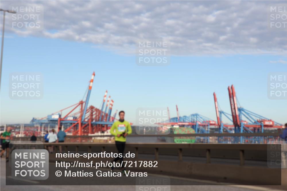 03.10.2024 - Köhlbrandbrückenlauf Matties Gatica Varas http://msf.ph/oto/7217882 03.10.2024 09:40:37 Position 2  meine-sportfotos.de