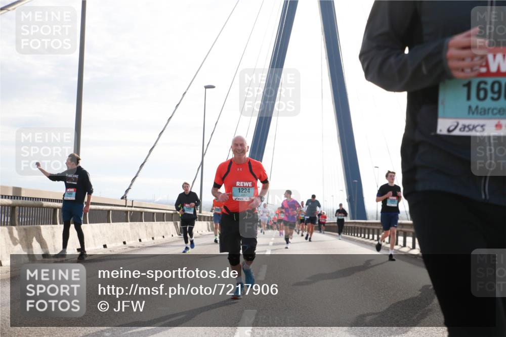 03.10.2024 - Köhlbrandbrückenlauf Jannik Wohlers http://msf.ph/oto/7217906 03.10.2024 09:22:57 Position 1 1224, 169 meine-sportfotos.de