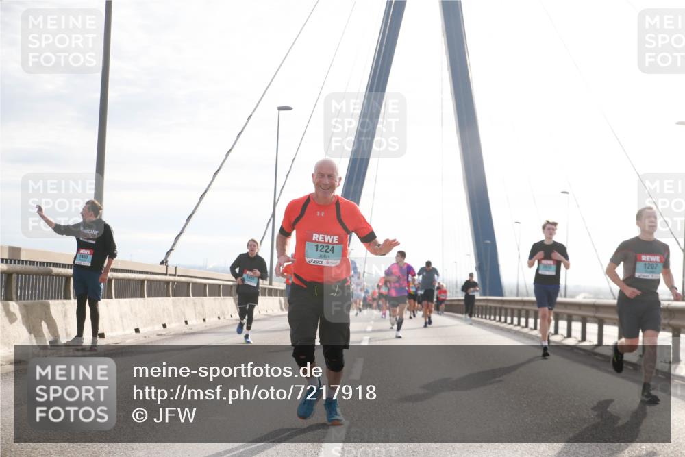 03.10.2024 - Köhlbrandbrückenlauf Jannik Wohlers http://msf.ph/oto/7217918 03.10.2024 09:22:58 Position 1 1224, 1207, 1400 meine-sportfotos.de