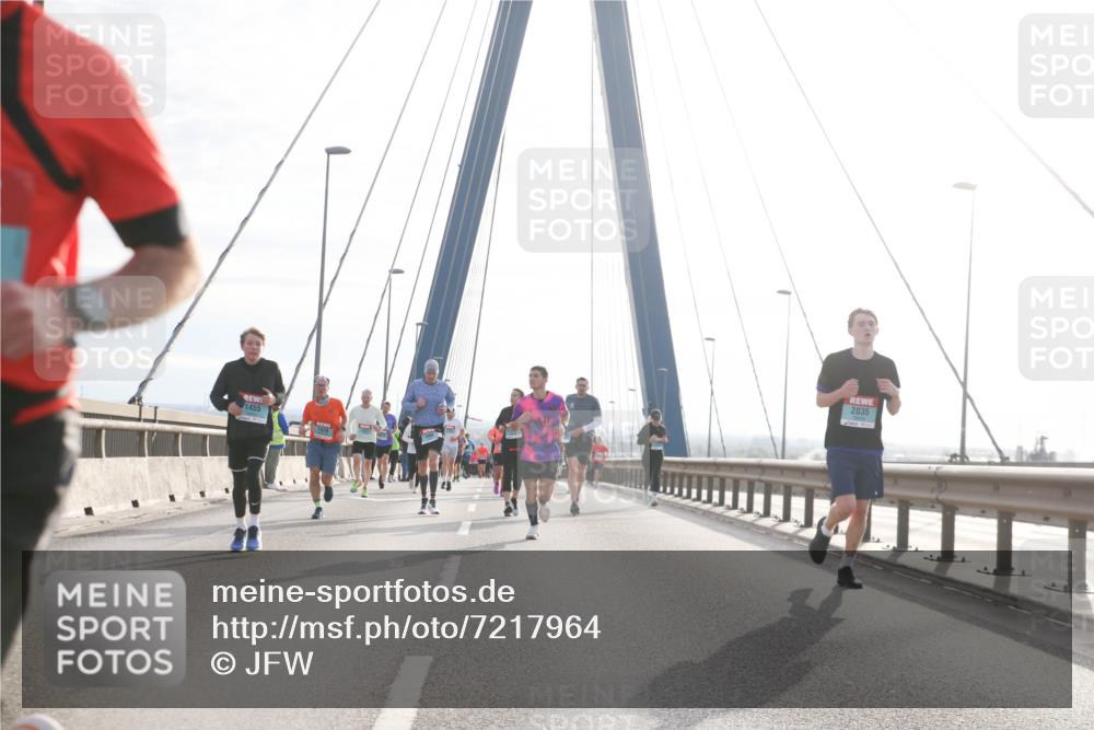 03.10.2024 - Köhlbrandbrückenlauf Jannik Wohlers http://msf.ph/oto/7217964 03.10.2024 09:22:59 Position 1 1455, 1470, 2035 meine-sportfotos.de