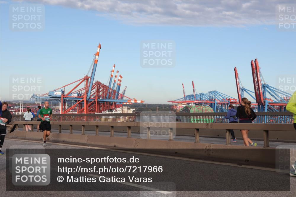 03.10.2024 - Köhlbrandbrückenlauf Matties Gatica Varas http://msf.ph/oto/7217966 03.10.2024 09:40:39 Position 2 14, 2311 meine-sportfotos.de