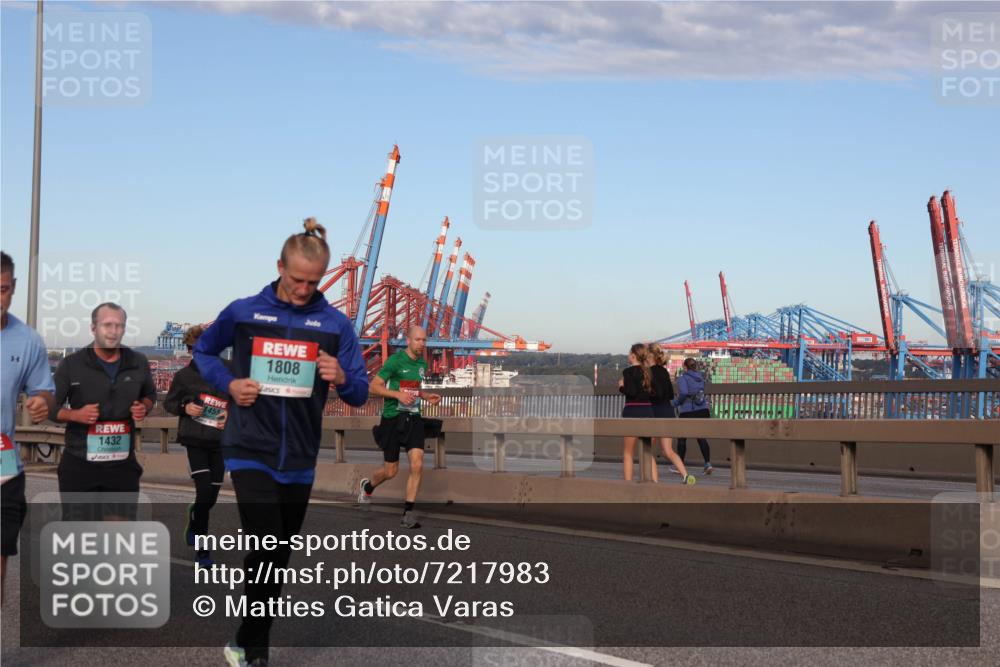 03.10.2024 - Köhlbrandbrückenlauf Matties Gatica Varas http://msf.ph/oto/7217983 03.10.2024 09:40:41 Position 2 1808, 1455, 1432 meine-sportfotos.de