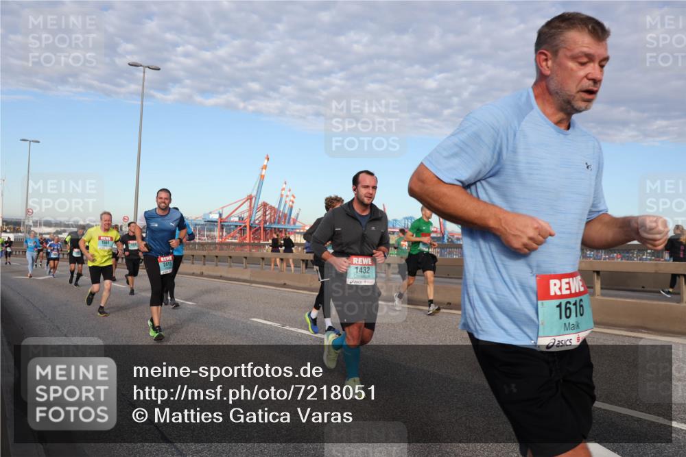 03.10.2024 - Köhlbrandbrückenlauf Matties Gatica Varas http://msf.ph/oto/7218051 03.10.2024 09:40:43 Position 2 1561, 2415, 1432, 1616 meine-sportfotos.de