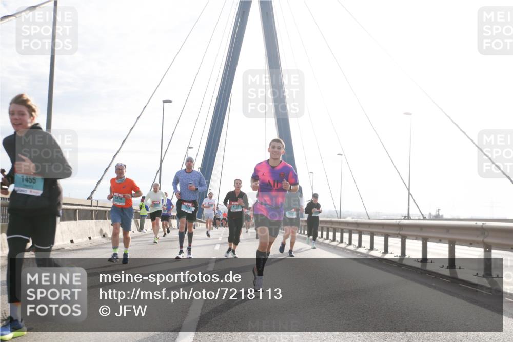 03.10.2024 - Köhlbrandbrückenlauf Jannik Wohlers http://msf.ph/oto/7218113 03.10.2024 09:23:02 Position 1 1455, 1688, 1470, 1182, 1653 meine-sportfotos.de