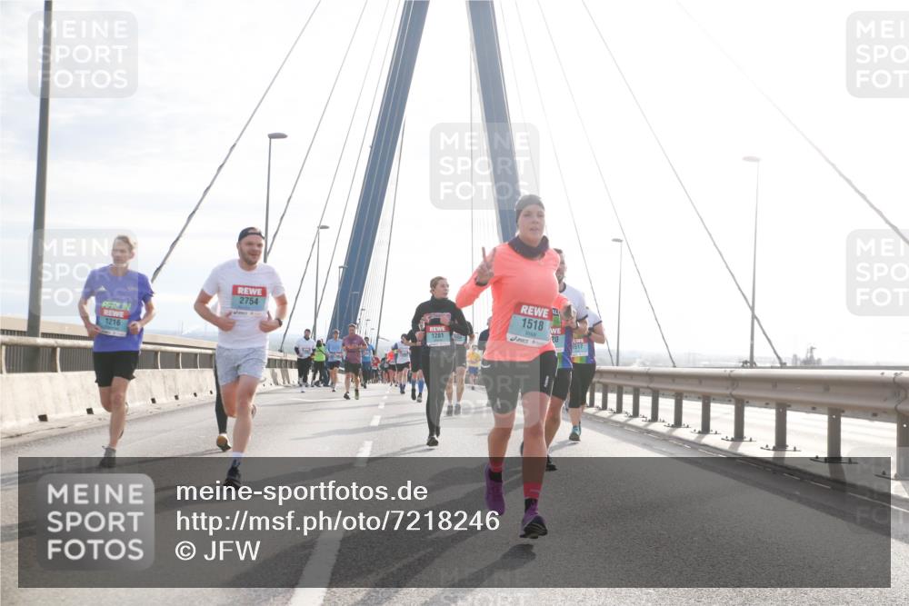 03.10.2024 - Köhlbrandbrückenlauf Jannik Wohlers http://msf.ph/oto/7218246 03.10.2024 09:23:06 Position 1 1216, 2754, 1281, 1518, 1517 meine-sportfotos.de