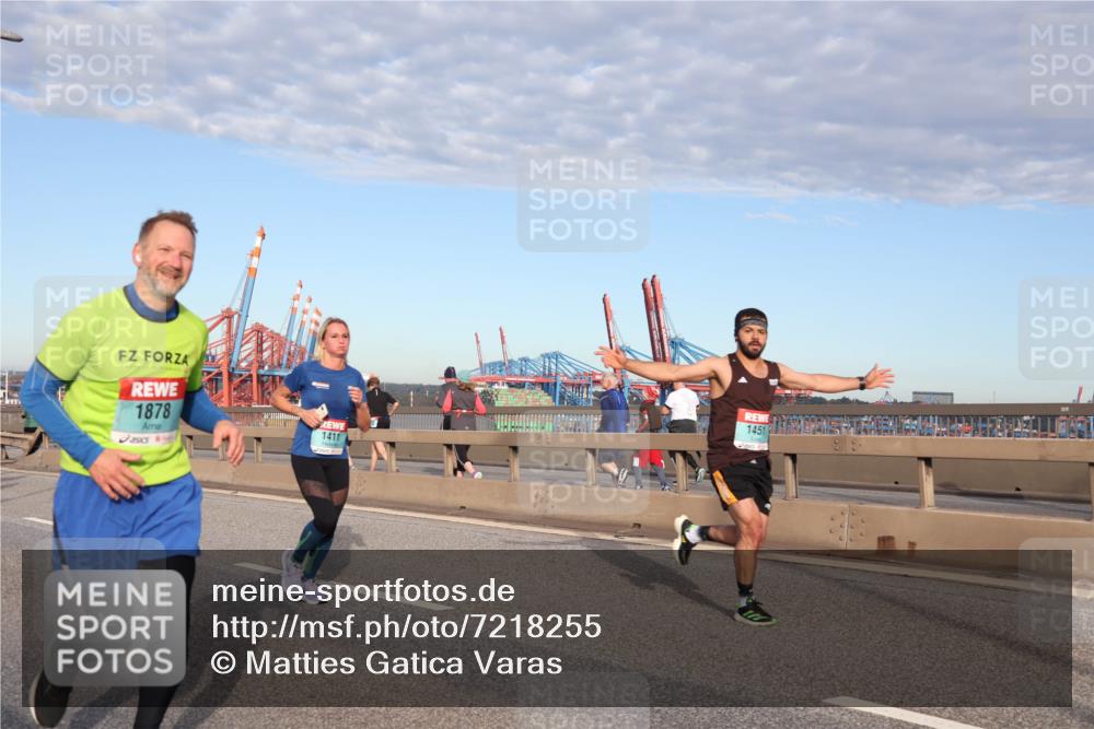 03.10.2024 - Köhlbrandbrückenlauf Matties Gatica Varas http://msf.ph/oto/7218255 03.10.2024 09:40:52 Position 2 1878, 1451, 1411 meine-sportfotos.de