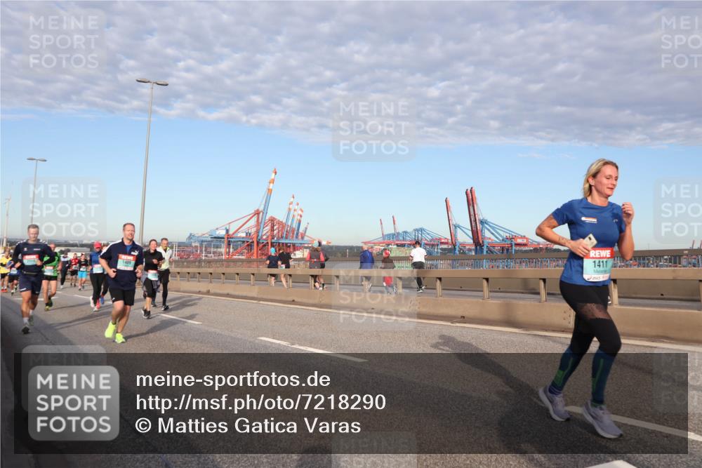 03.10.2024 - Köhlbrandbrückenlauf Matties Gatica Varas http://msf.ph/oto/7218290 03.10.2024 09:40:53 Position 2 1409, 1411 meine-sportfotos.de