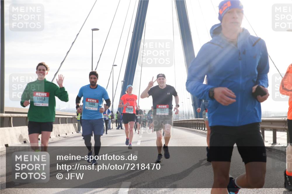 03.10.2024 - Köhlbrandbrückenlauf Jannik Wohlers http://msf.ph/oto/7218470 03.10.2024 09:23:18 Position 1 1563, 009, 1661, 1486, 1670 meine-sportfotos.de