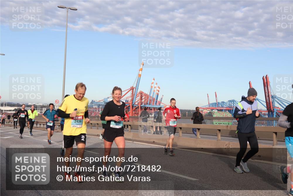 03.10.2024 - Köhlbrandbrückenlauf Matties Gatica Varas http://msf.ph/oto/7218482 03.10.2024 09:41:03 Position 2 2439, 245, 1523 meine-sportfotos.de