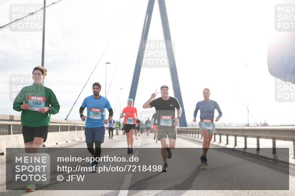 03.10.2024 - Köhlbrandbrückenlauf Jannik Wohlers http://msf.ph/oto/7218498 03.10.2024 09:23:18 Position 1 1563, 1486, 1661 meine-sportfotos.de