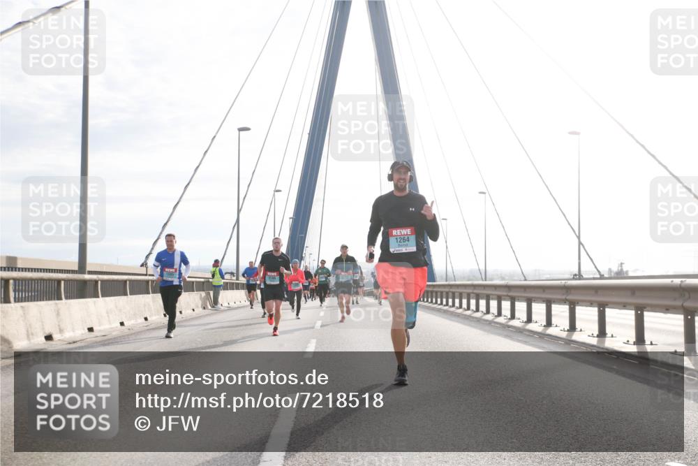 03.10.2024 - Köhlbrandbrückenlauf Jannik Wohlers http://msf.ph/oto/7218518 03.10.2024 09:23:22 Position 1 1385, 2186, 1264 meine-sportfotos.de