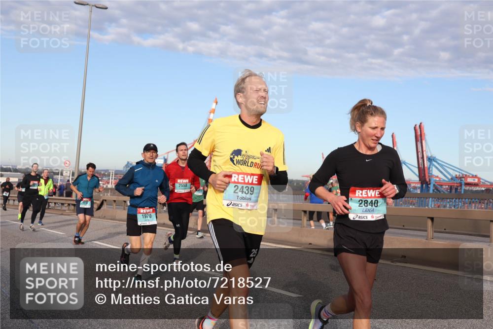 03.10.2024 - Köhlbrandbrückenlauf Matties Gatica Varas http://msf.ph/oto/7218527 03.10.2024 09:41:04 Position 2 1970, 2558, 2439, 2840 meine-sportfotos.de