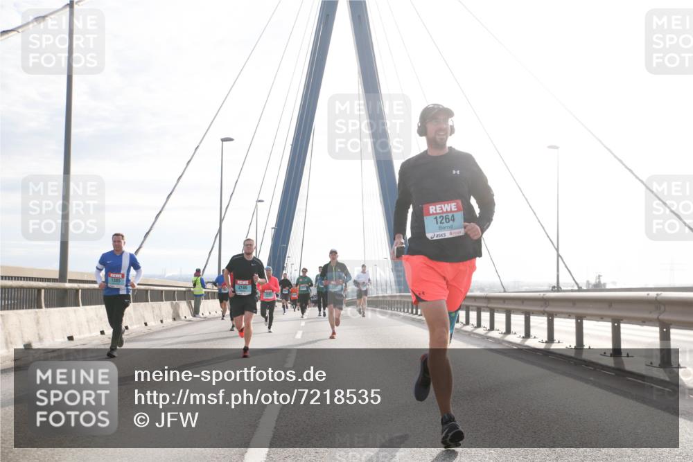 03.10.2024 - Köhlbrandbrückenlauf Jannik Wohlers http://msf.ph/oto/7218535 03.10.2024 09:23:22 Position 1 1385, 2186, 1264 meine-sportfotos.de
