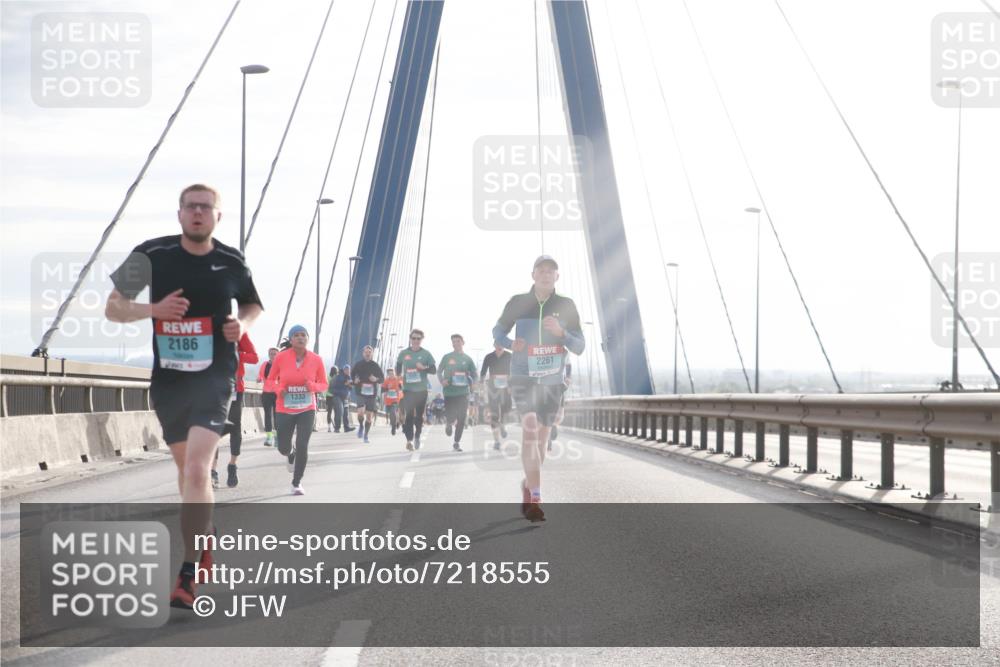 03.10.2024 - Köhlbrandbrückenlauf Jannik Wohlers http://msf.ph/oto/7218555 03.10.2024 09:23:24 Position 1 2186, 1333, 2261 meine-sportfotos.de