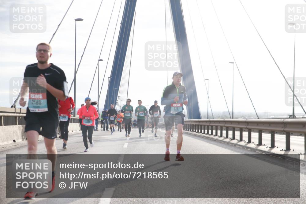 03.10.2024 - Köhlbrandbrückenlauf Jannik Wohlers http://msf.ph/oto/7218565 03.10.2024 09:23:24 Position 1 2186, 1504, 1333, 2261 meine-sportfotos.de