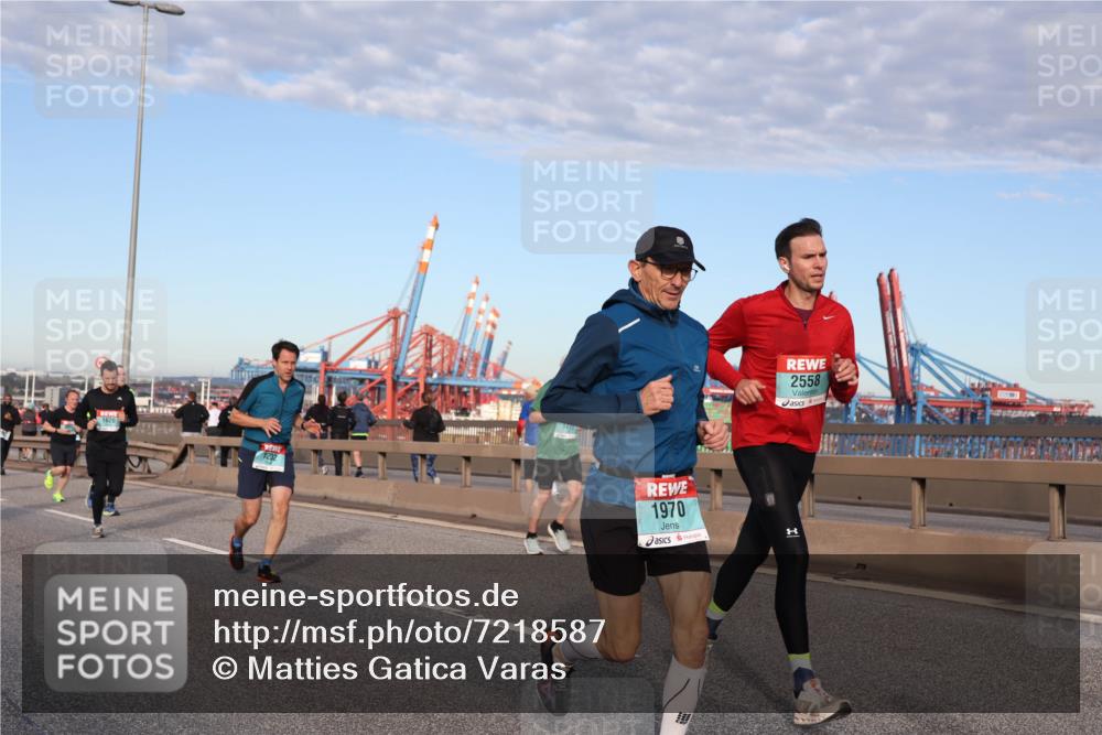 03.10.2024 - Köhlbrandbrückenlauf Matties Gatica Varas http://msf.ph/oto/7218587 03.10.2024 09:41:05 Position 2 1970, 2558 meine-sportfotos.de